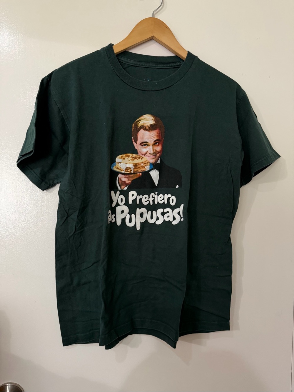 Men's Dark Green Graphic Tee with 'Yo Prefiero Las Pupusas' Print